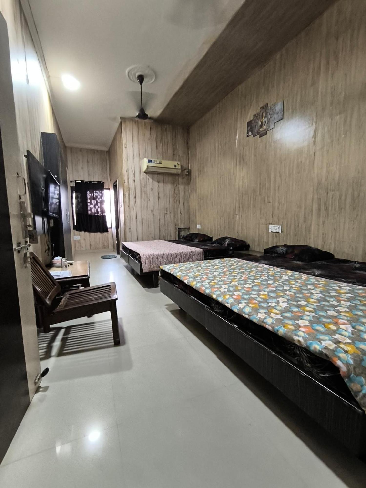 Hotel Jogi Guest House Amritsar Chambre photo
